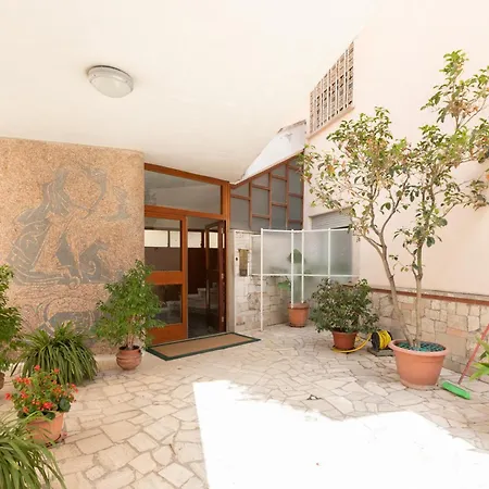 Parioli Free Wi-fi 2 Bdrm&kitchen&ac